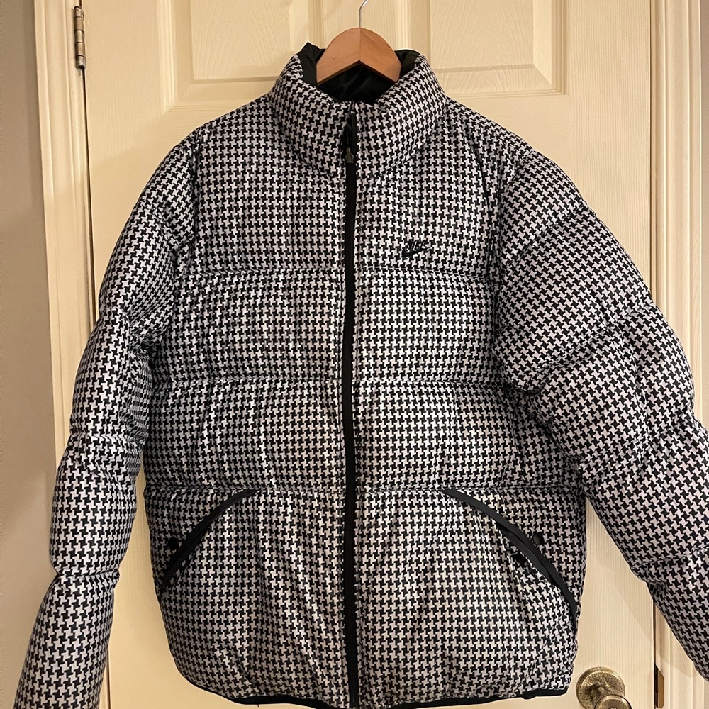 NIKE Black and White Houndstooth Puffer Jacket